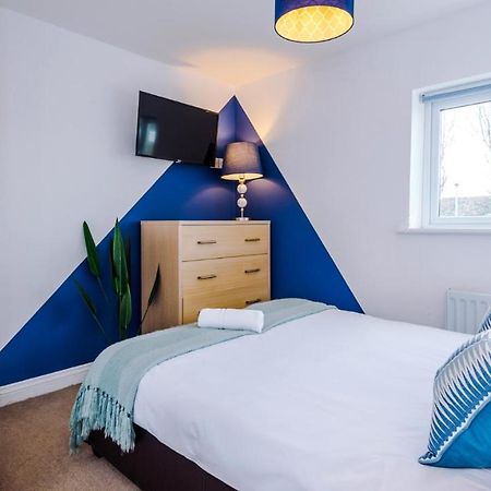 Newhall Road - 4 Bedroom Chester Home - Parking Wervin Εξωτερικό φωτογραφία