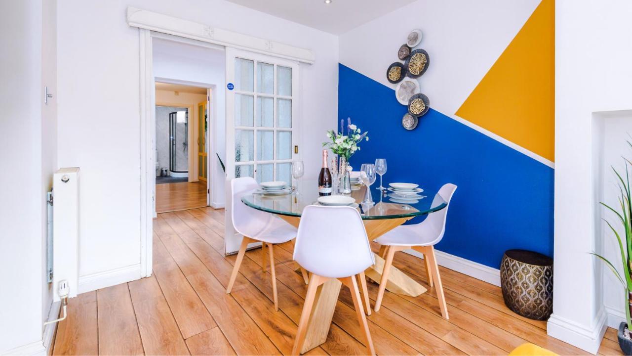 Newhall Road - 4 Bedroom Chester Home - Parking Wervin Εξωτερικό φωτογραφία