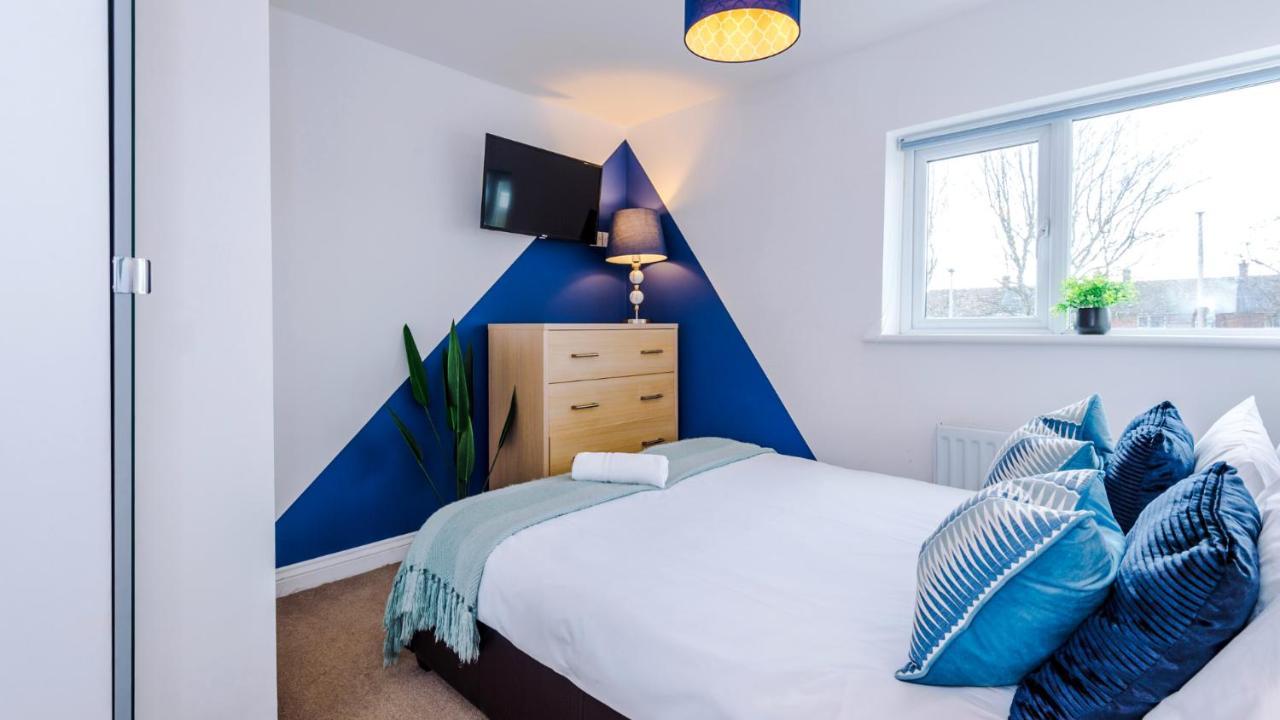 Newhall Road - 4 Bedroom Chester Home - Parking Wervin Εξωτερικό φωτογραφία
