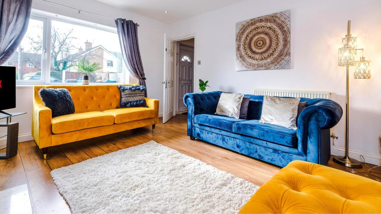 Newhall Road - 4 Bedroom Chester Home - Parking Wervin Εξωτερικό φωτογραφία